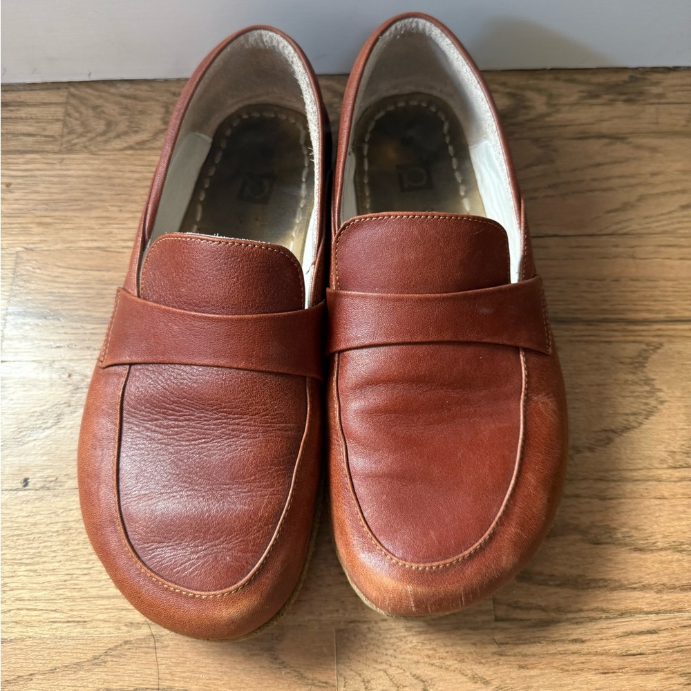 Anya’s barefoot Brown Leather Loafers
